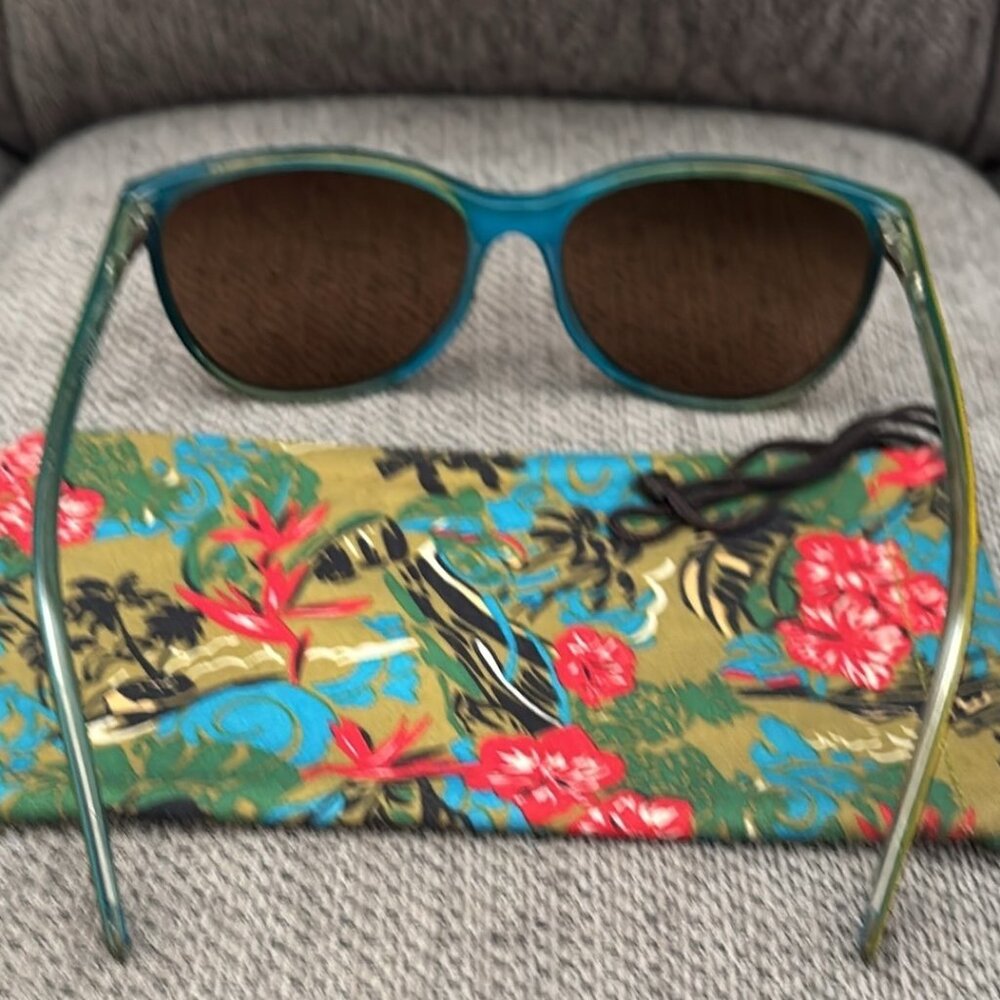 Maui Jim Sunglasses + Case & Pouch — Island Vibes Included - Picture 4 of 9